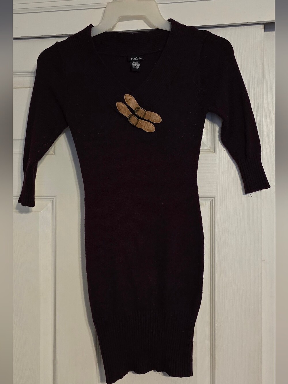 Rue21 Dark Purple/Plum Long Sleeve V-Neck Sweater Dress with Tan Buckle Accent
